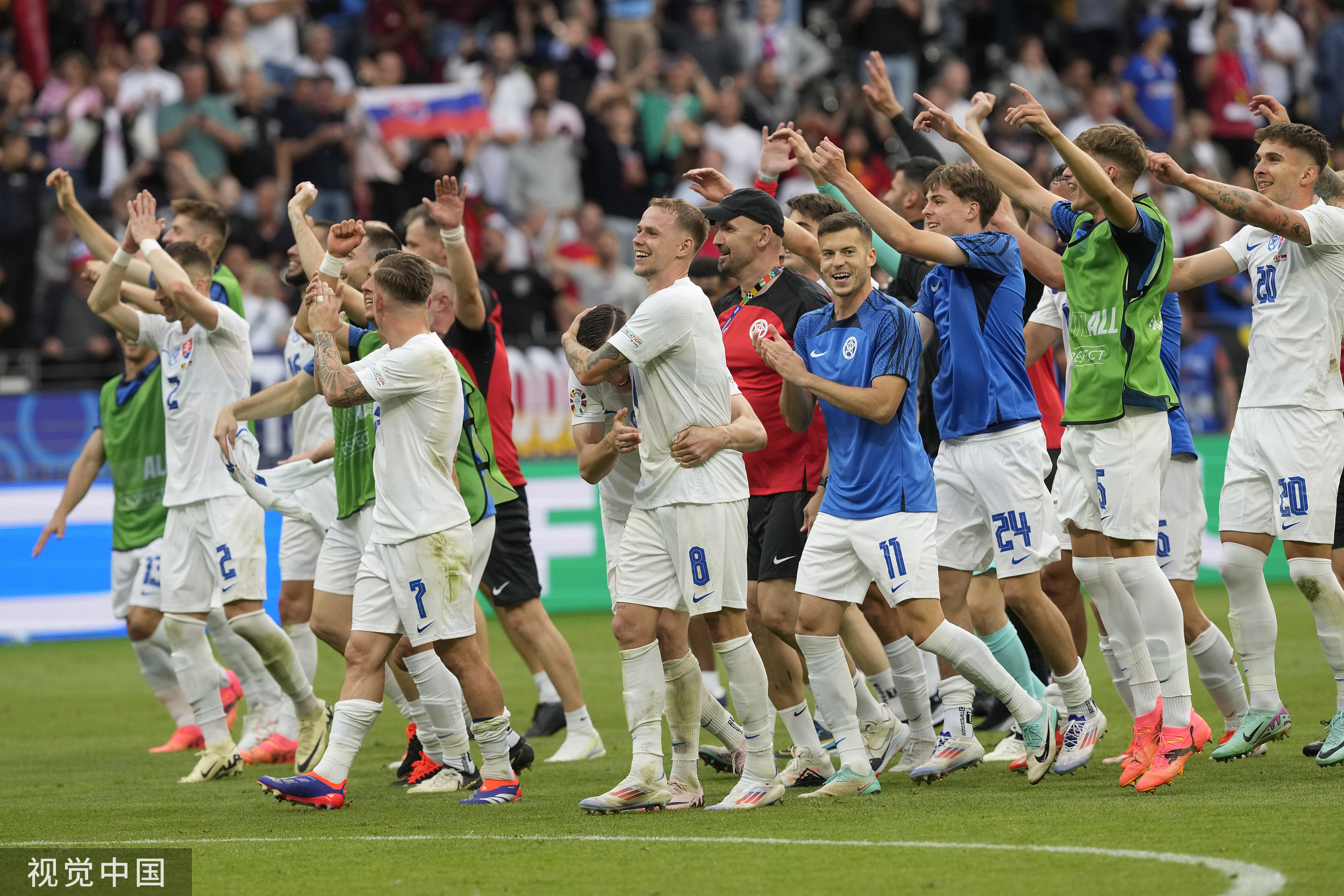 奥地利队在欧洲联赛中表现亮眼,勇夺小组第一名
